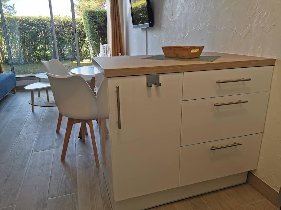 Appartement Acces Direct A La Plage Bernieres-sur-Mer Ngoại thất bức ảnh