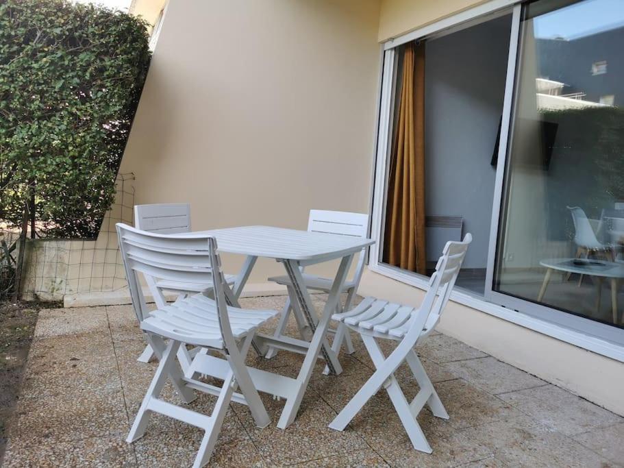 Appartement Acces Direct A La Plage Bernieres-sur-Mer Ngoại thất bức ảnh