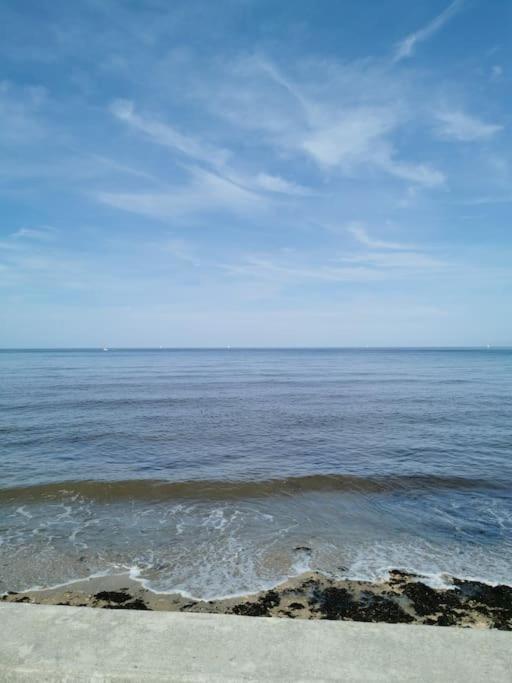 Appartement Acces Direct A La Plage Bernieres-sur-Mer Ngoại thất bức ảnh