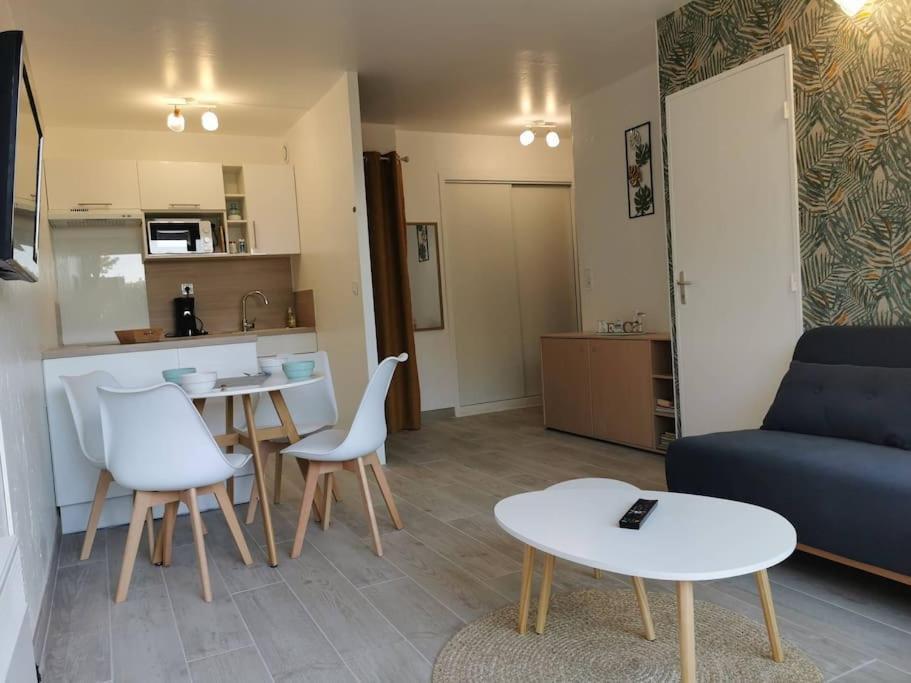 Appartement Acces Direct A La Plage Bernieres-sur-Mer Ngoại thất bức ảnh